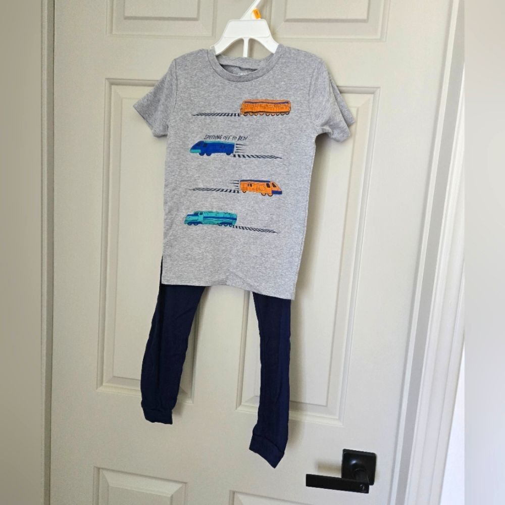3/$20 Carter's boys pajamas size 7